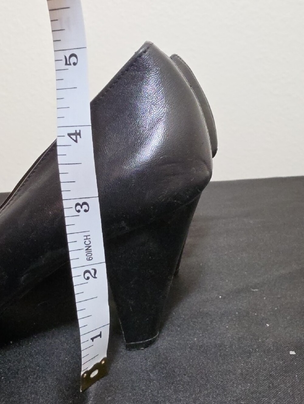 Black Leather Rounded-Toe Heels - Picture 4 of 5